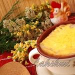 Томатный суп с сырной корочкой