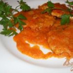 Куриные рубленные котлеты под соусом