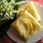 Слоечки с яблоками