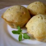 Закусочные маффины с томатами