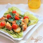 Теплый салат из курицы с картофелем и спаржевой фасолью