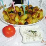 Картофель по-провански с оливковым дипом