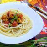 Букатини с рыбным рагу. Паста с рыбным соусом.