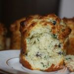 Пикантные маффины с козьим сыром.