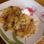 Картофельные оладьи с ветчиной и сыром