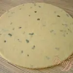 Тесто для пиццы с зеленью