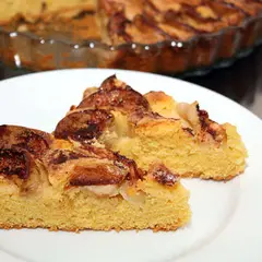 фото рецепта Кукурузный пирог с яблоками