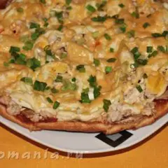 фото рецепта Пицца из слоёного теста с курицей и грибами