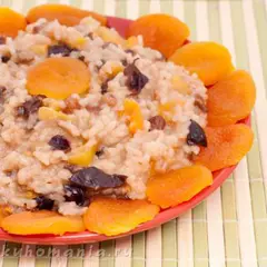 фото рецепта Рис с изюмом, курагой и черносливом