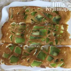 фото рецепта Ажурные блинчики с киви