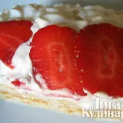 фото рецепта Торт  вафельный с клубникой