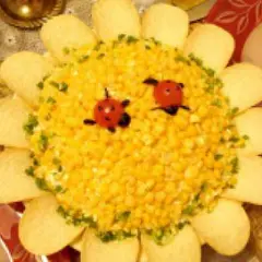 фото рецепта Салат Подсолнух с крабовыми палочками, кукурузой