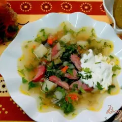 фото рецепта Рассольник с копчёной колбасой и оливками