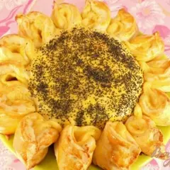 фото рецепта Пирог Подсолнух с мясом и сыром