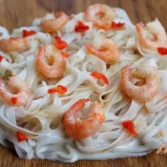 фото рецепта Рисовые макароны с креветками