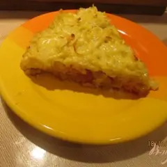 фото рецепта Картофельный пирог с тушенкой