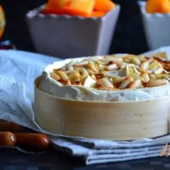 фото рецепта Камамбер фондю с медом и орешками