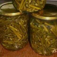 фото рецепта Маринованные чесночные стрелки на зиму