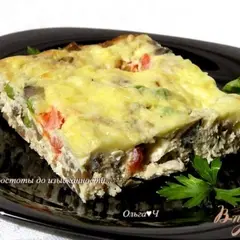 фото рецепта Фриттата с курицей, грибами и зеленым горошком
