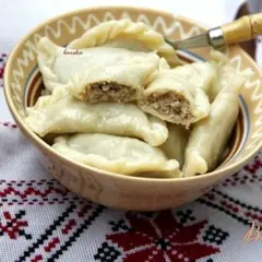 фото рецепта Вареники с мясом из заварного теста на белках
