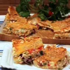 фото рецепта Греческий пирог с брынзой и перцем чили