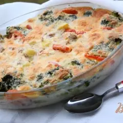 фото рецепта Запеканка из картофеля и брокколи с тунцом