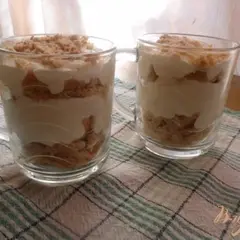 фото рецепта Сметанный десерт с бабанами и печеньем