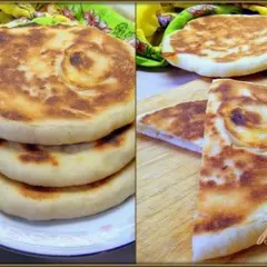 фото рецепта Ароматные лепёшки из манки с сыром.