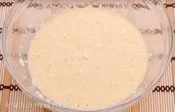 Добавить творог, перемешать.