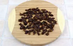 Затем порезать мелкими кусочками.