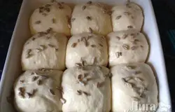 И по желанию посыпьте семечками. Можно посыпать кунжутом, льняным семенем или солью.