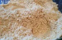 и переломать в мелкую крошку блендером, мельничкой или потолочь толкушкой