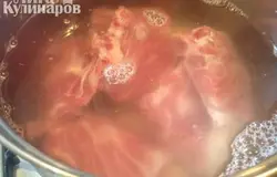 Заливаем чистой водой и ставим на огонь