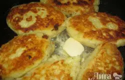 Обжариваем на сливочном масле.