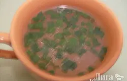 Полить бешбармак горячим луком.