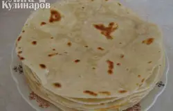 Смазанные лепешки укладываем горкой.