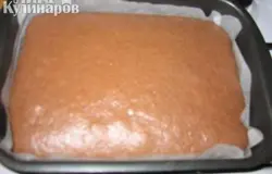 Испечь бисквит (готовность проверить зубочисткой)