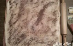 Можно сделать с маком, или корицей. Я посыпала и тем, и другим понемногу.