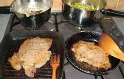 Мясо должно быть хорошенько прожаренным.