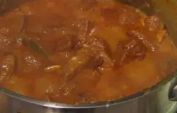 Блюдо будет готово тогда, когда мясо станет нежным.