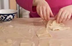 Подсушите листы из теста минут 15.