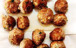 Проделайте то же самое с остальными мясными шариками.