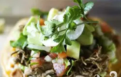 Украсить веточкой кинзы.