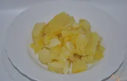 Картофель очистить, нарезать кубиками
