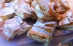 Готово! Разрезать пирог,посыпать сахарной пудрой и отправить в холодильник на час.
