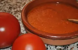 Готово! Остудить и переложить в посуду, в которой будете хранить соус. Также этот соус можно консервировать, тогда закрывайте горячим в стерилизованные банки.Приятного аппетита!