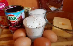 Подготовим все продукты для теста. Включим духовку и установим температуру 190 гС. Пусть духовка прогревается.