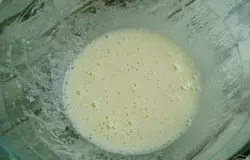 Взбейте их венчиком.