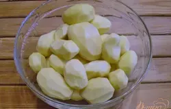 Картофель очистить. Вымыть.
