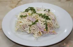 Готово! Выложить горкой и украсить зеленью.